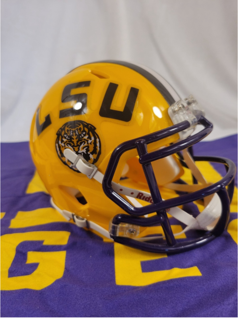 LSU Tigers Riddell Speed Mini Helmet & WinCraft NCAA Cooling Towel